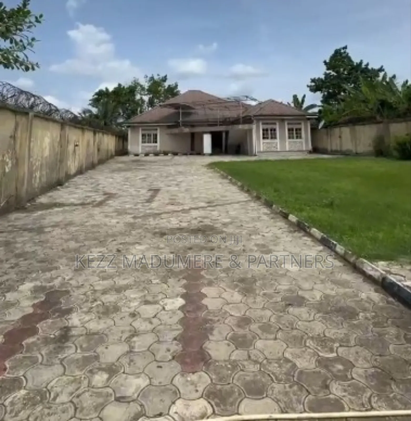4bdrm Bungalow in Off Ada George Port for sale