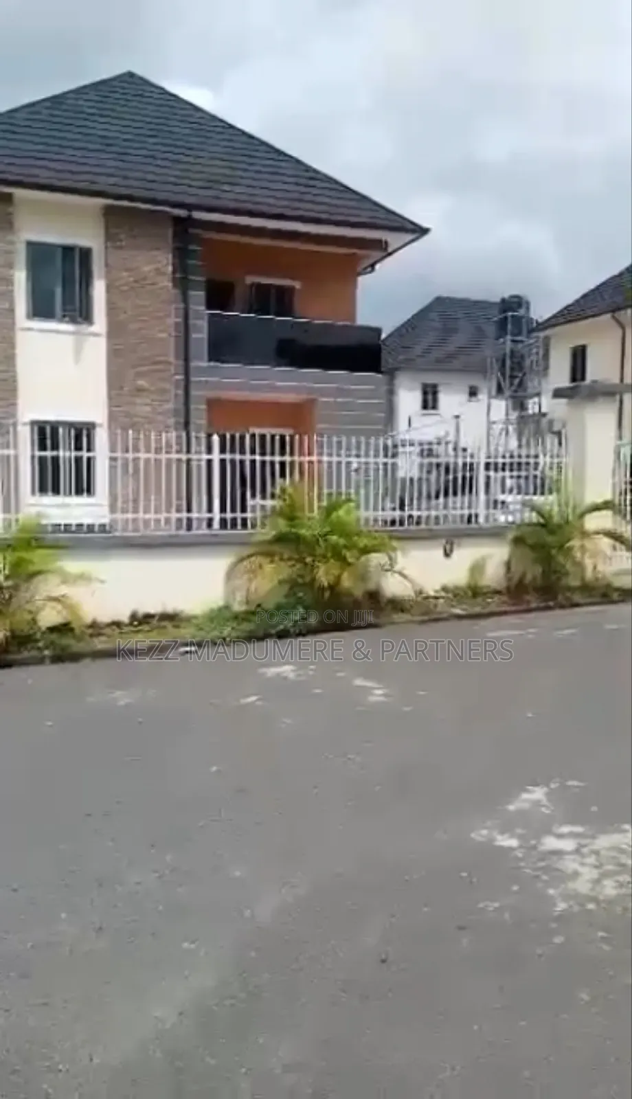 6bdrm Duplex in Elshammer Estate for sale