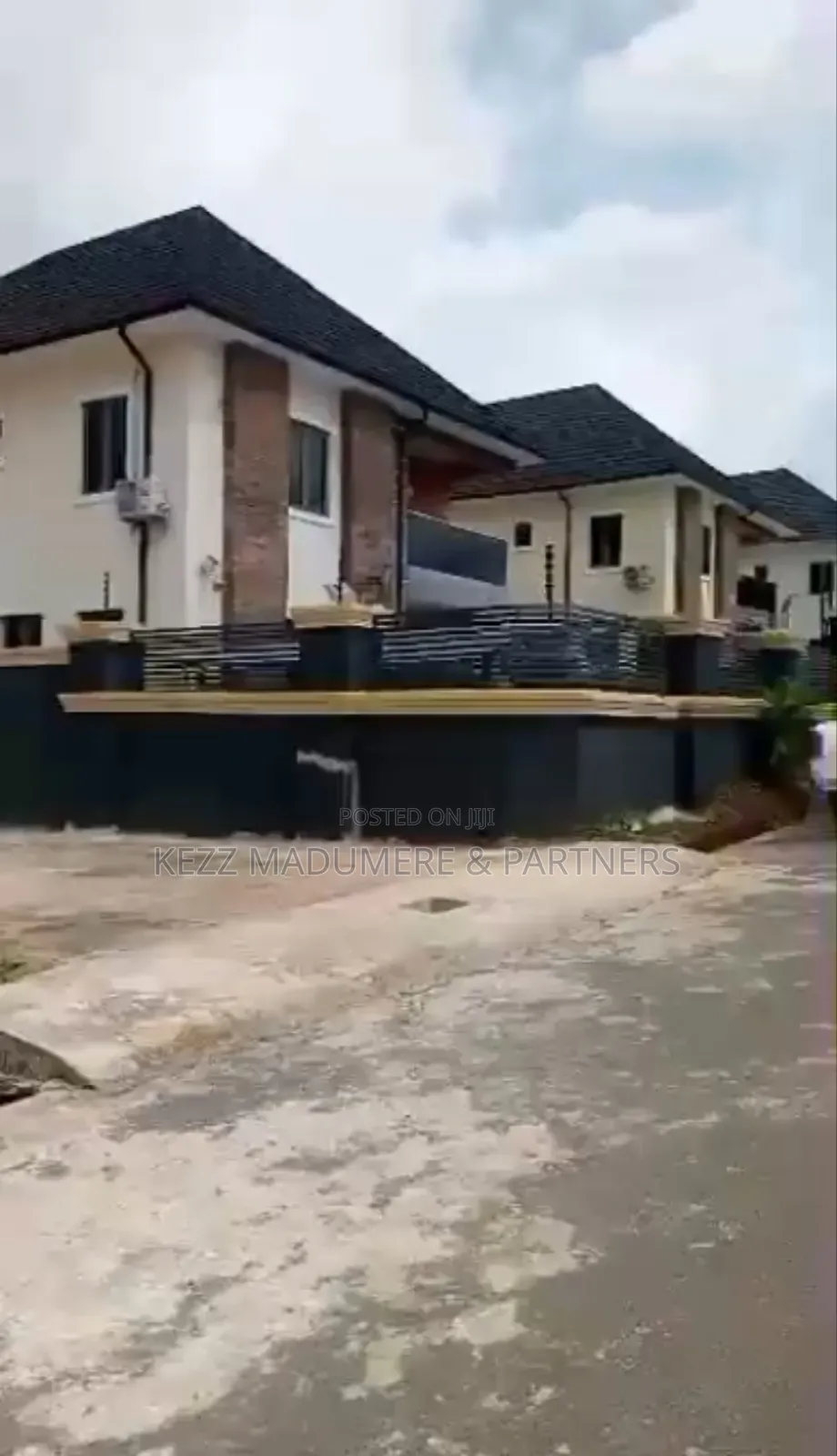 6bdrm Duplex in Elshammer Estate for sale