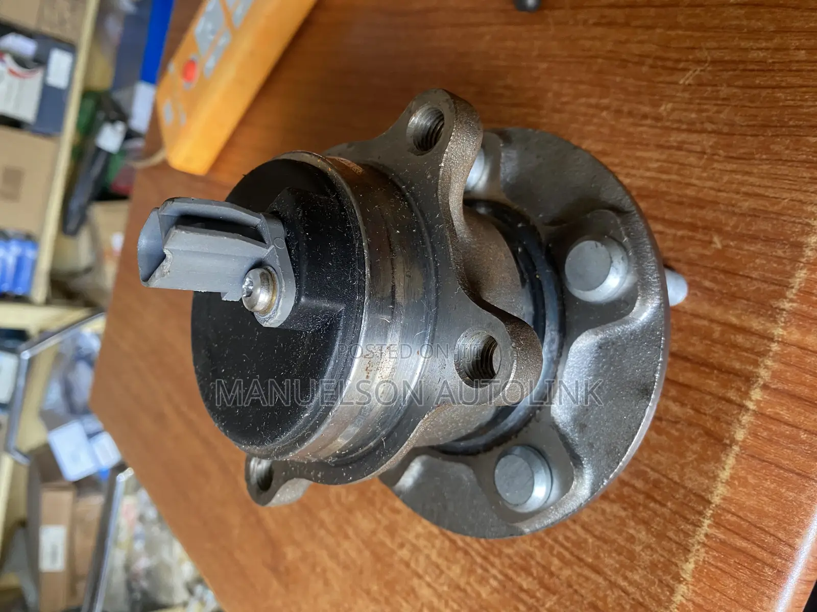 Front Hub Ford Edge,Escape,Cherokee,Chrysler 300, Focus,F150