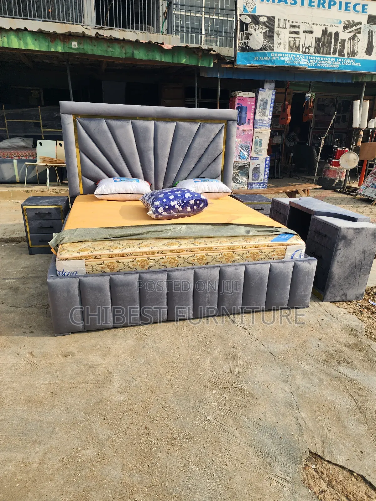 Padded 6by6 Grey Coloured Bed Stand.