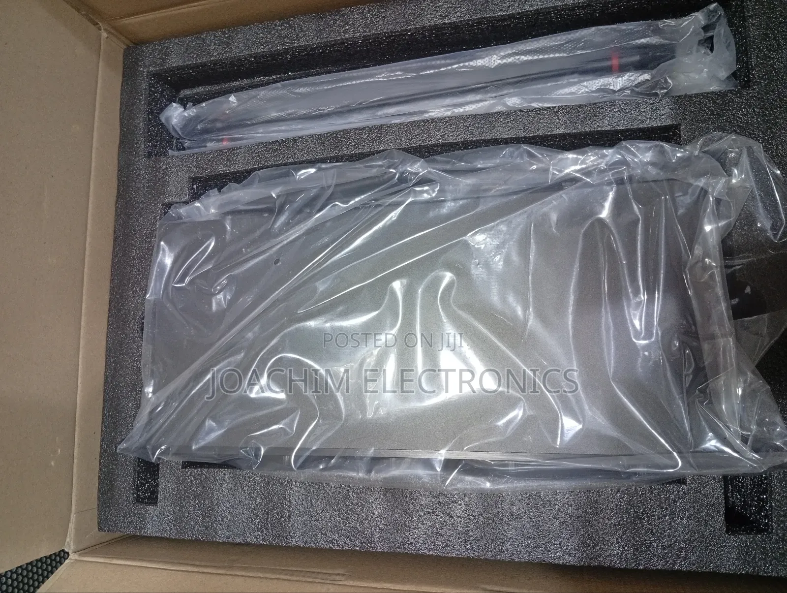 Shure 8 in 1 Professional Wireless Conference Microphone