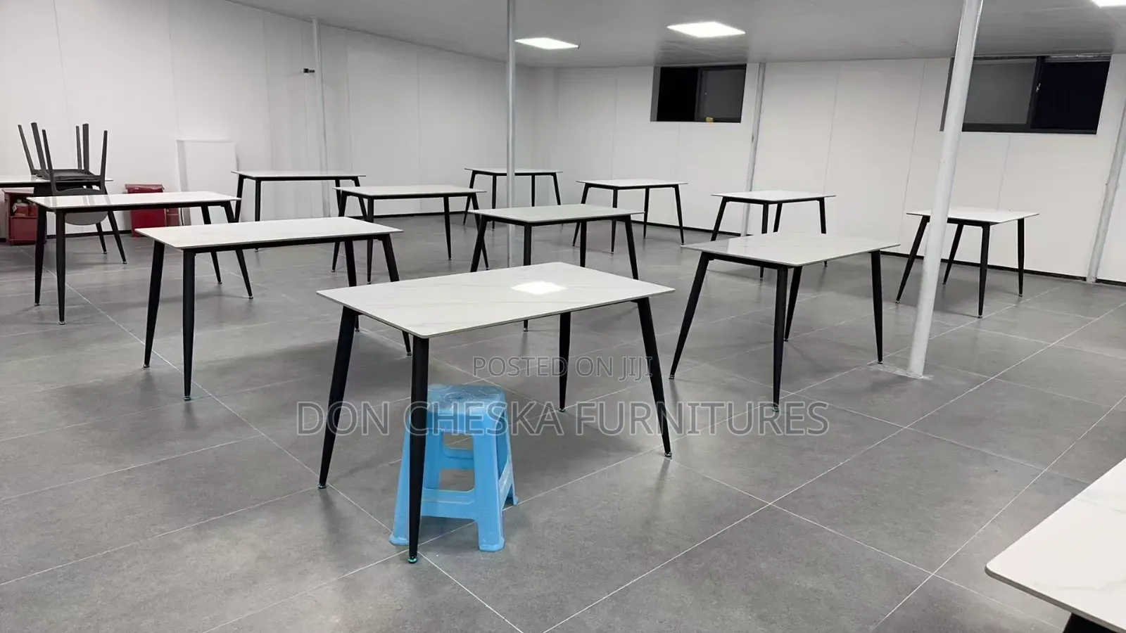 Table for Dining/Restaurant