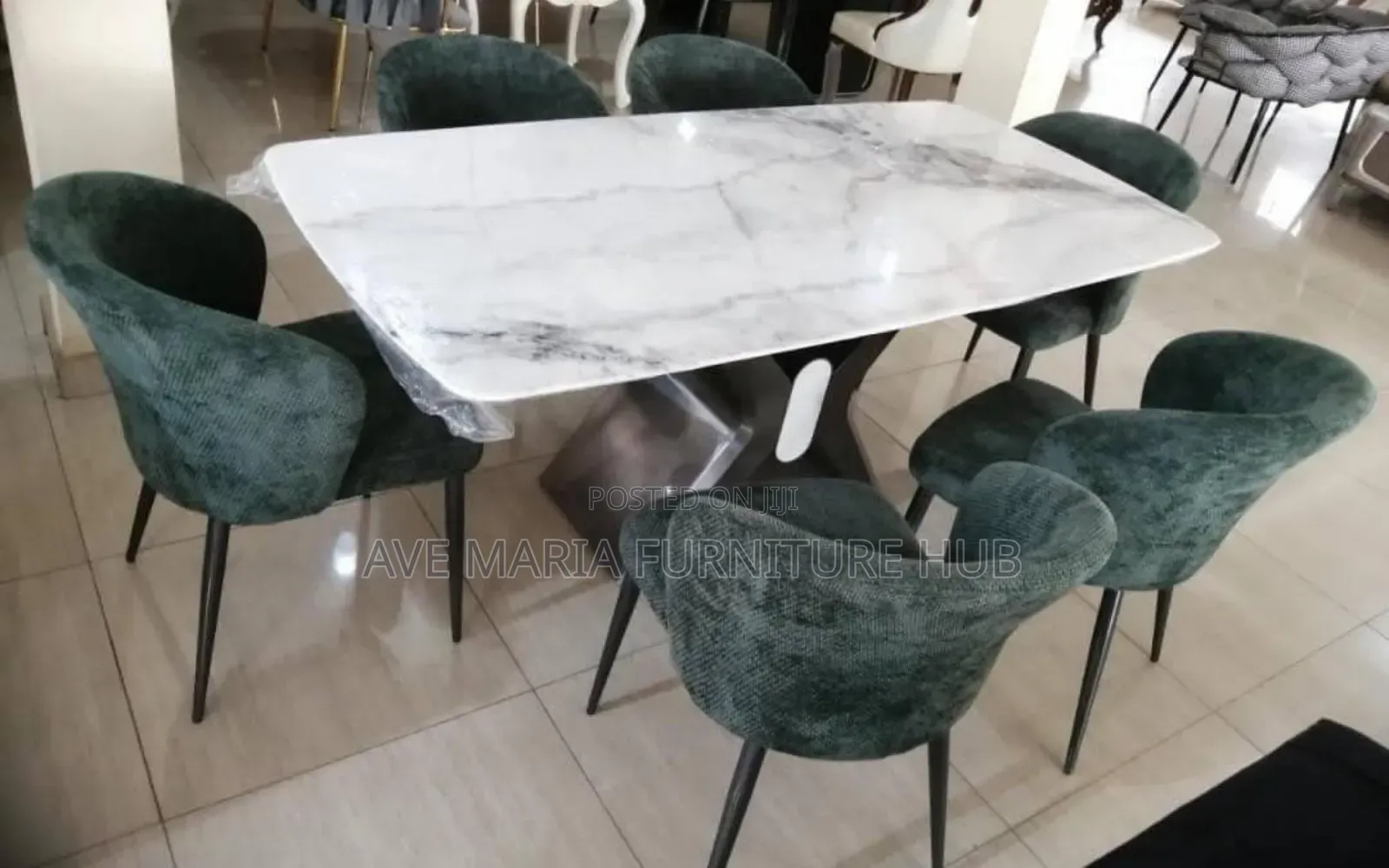Classic Marble Dinning Table and Chairs.
