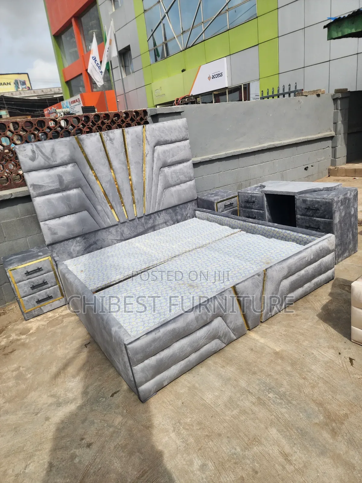 Luxury 6by6 Upholstery Padded Bed