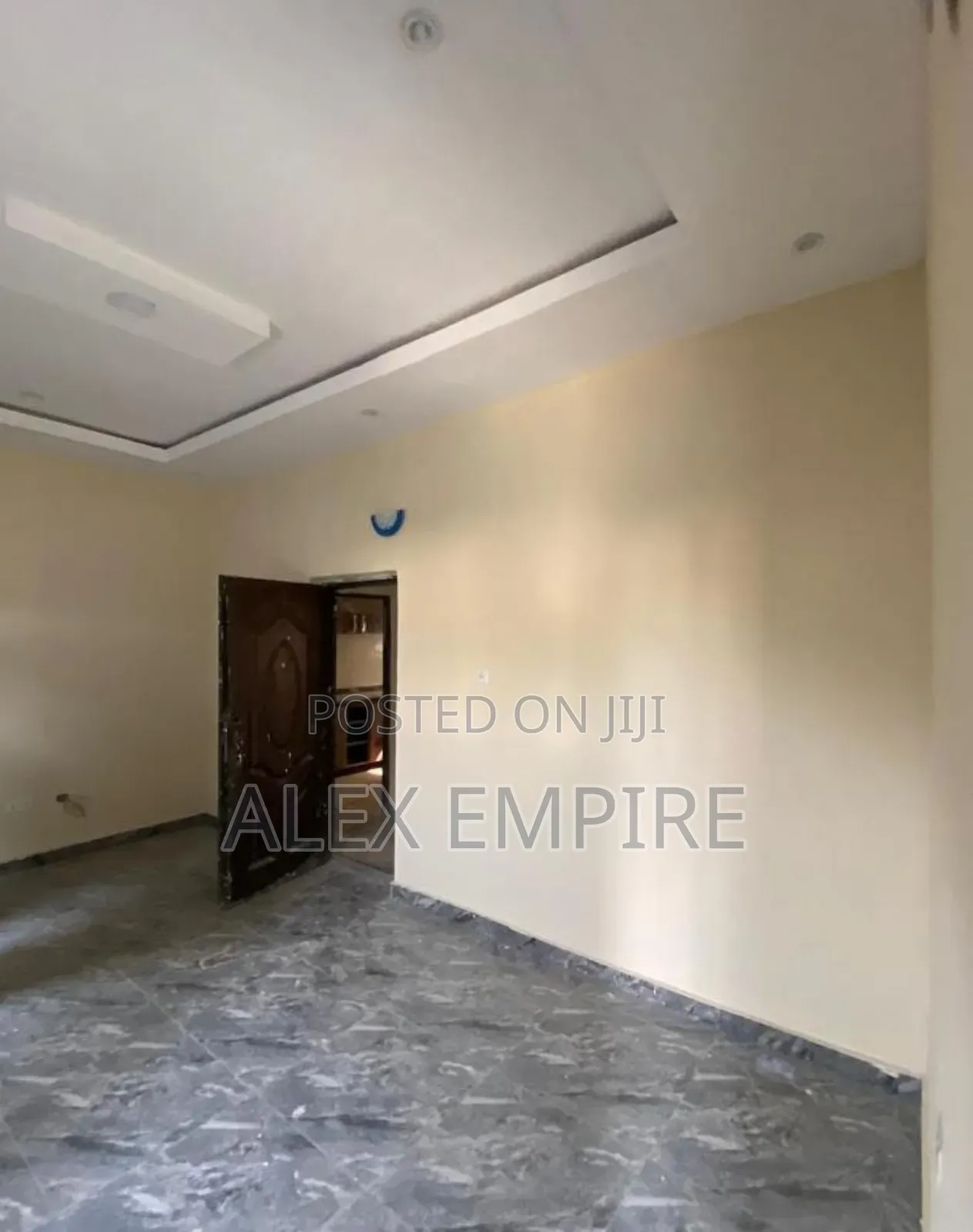 Mini Flat in Ago Palace for rent