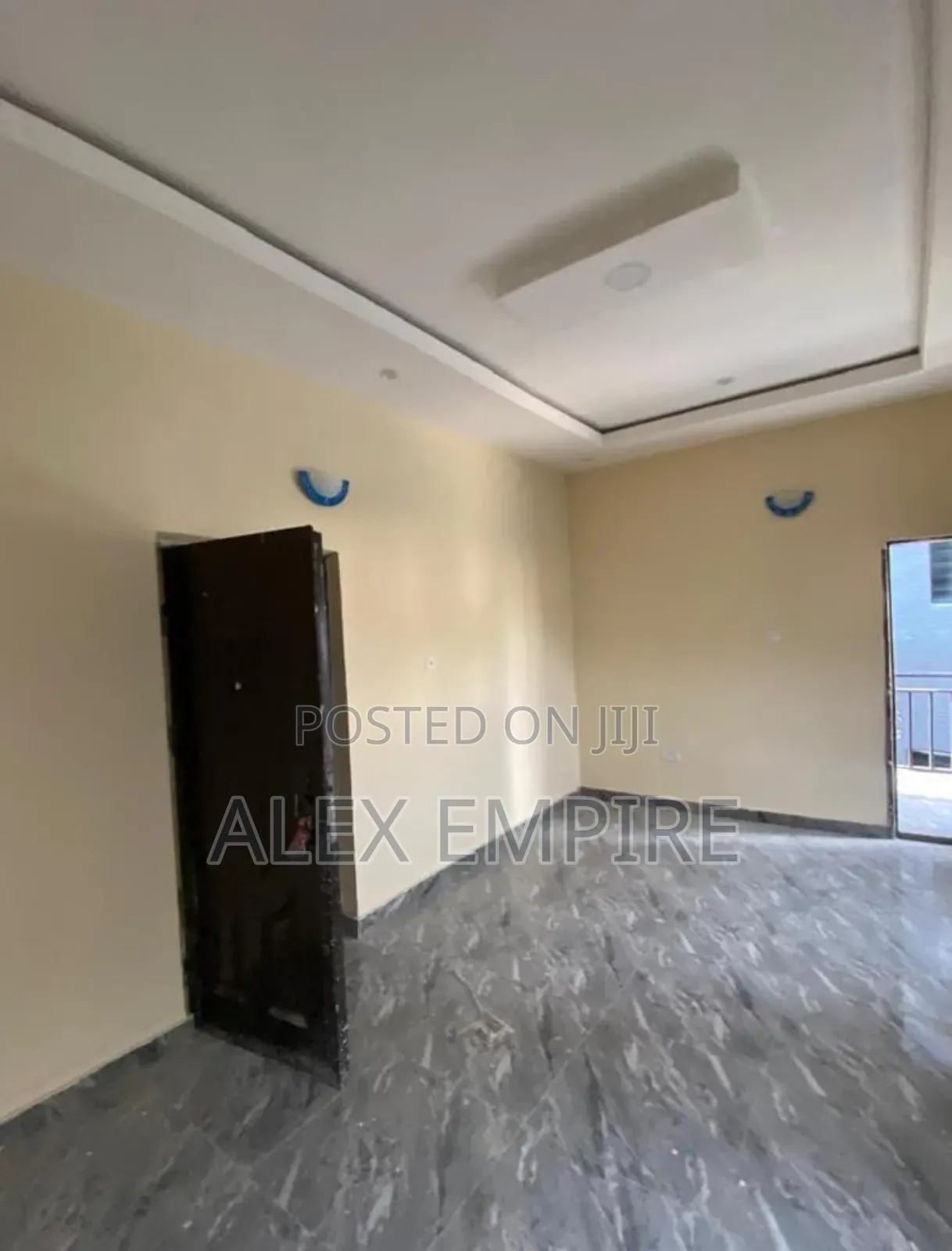 Mini Flat in Ago Palace for rent