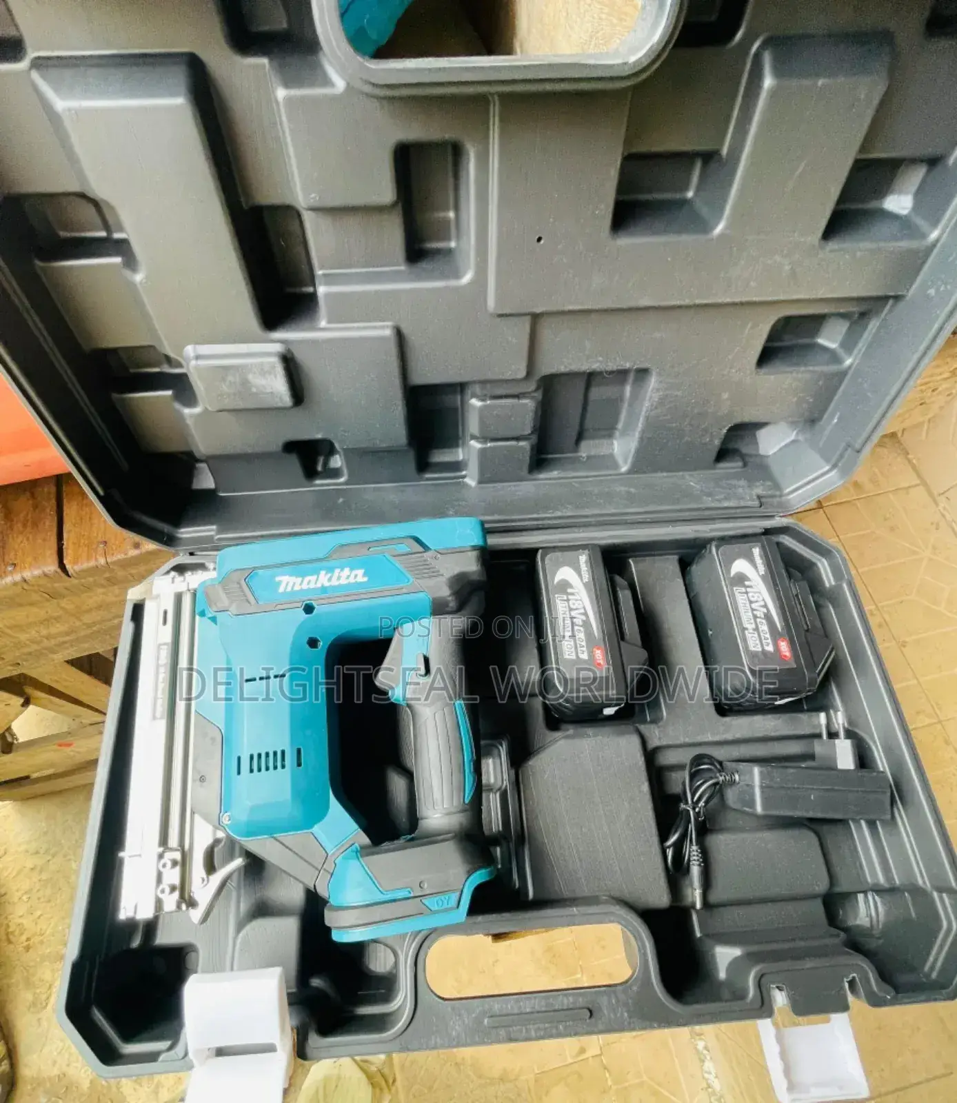 Makita Cordless Nail Gun