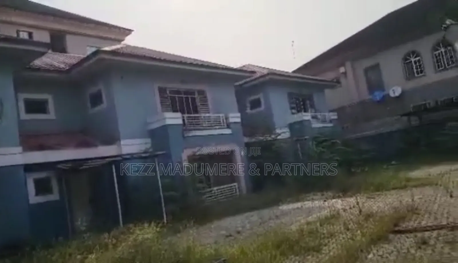 3bdrm Duplex in Phase 2 New Gra , for sale
