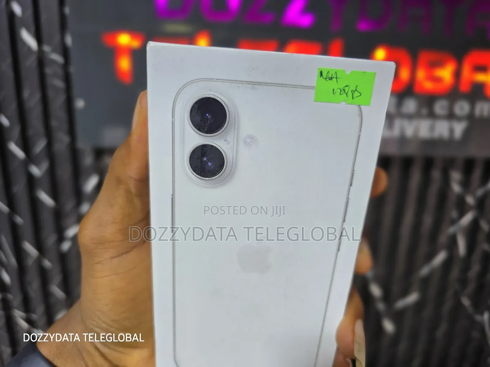 New Apple iPhone 16 128 GB White