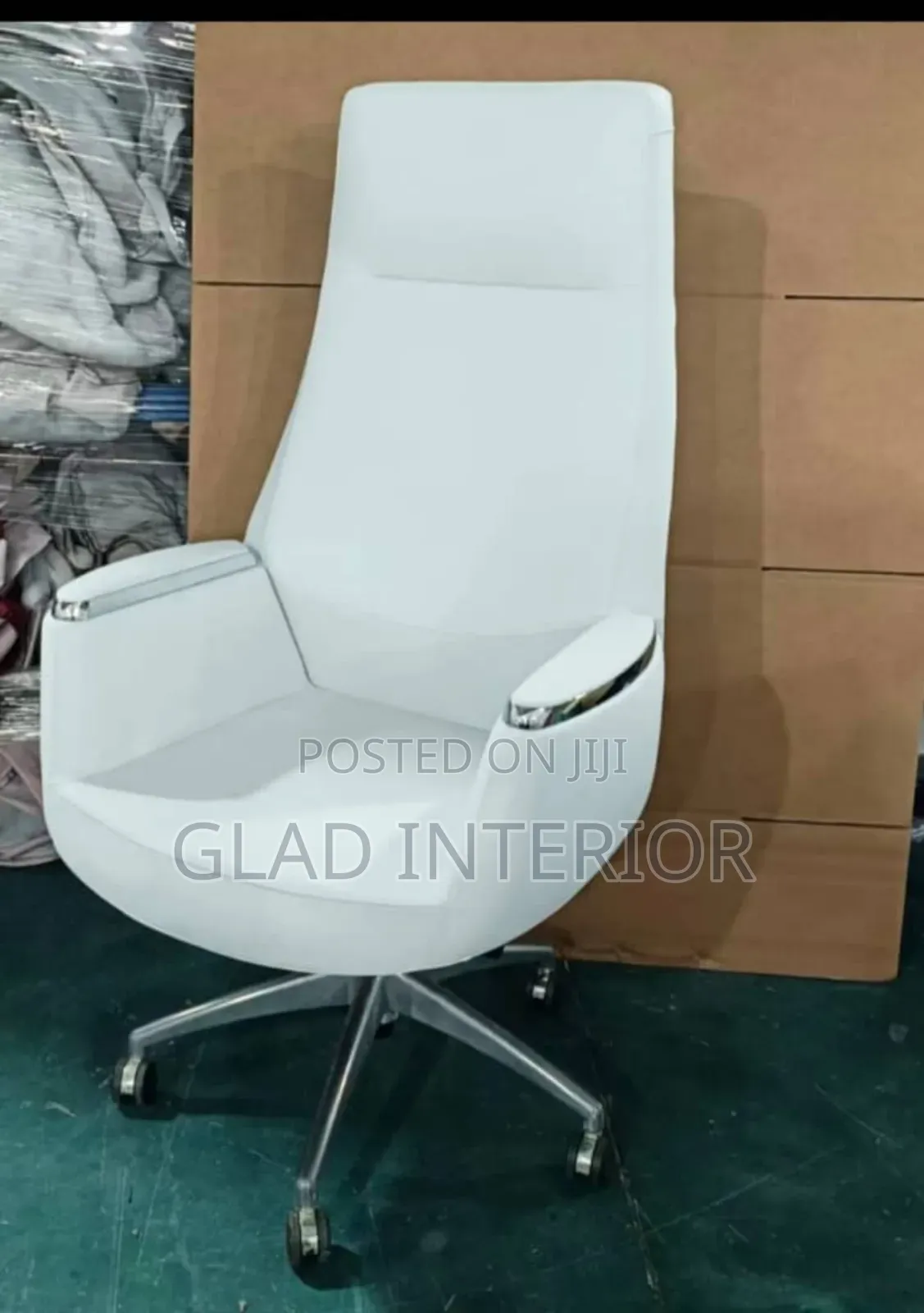 Executive Swivel White Chair