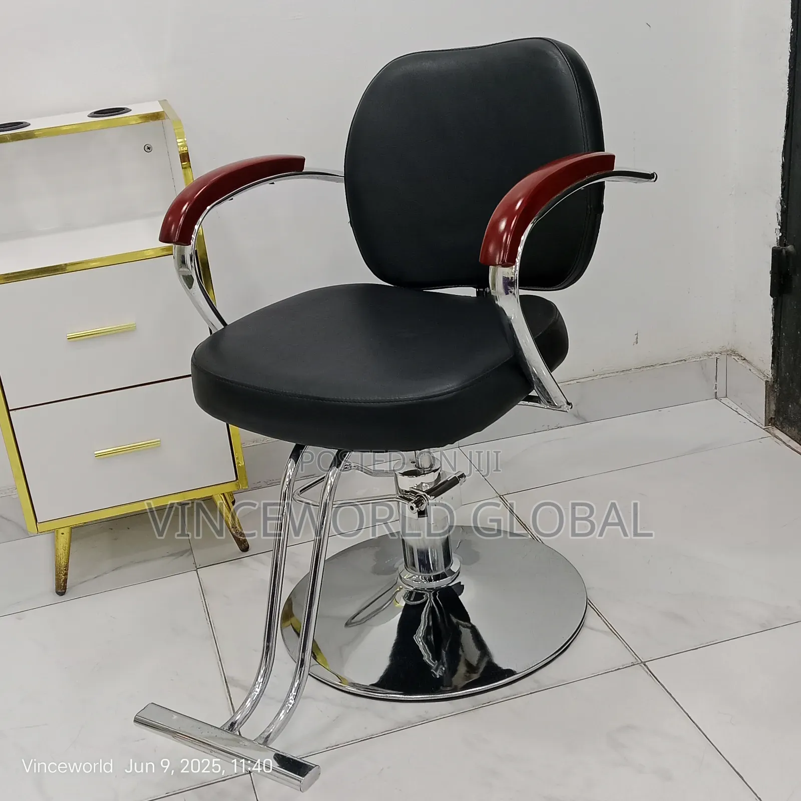 Classic Salon Chair 7007 Black