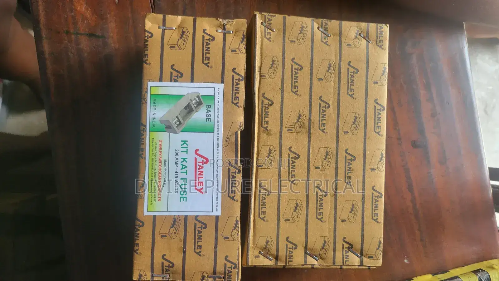 Stanley 200amps Fuse and Base Cutout Switches
