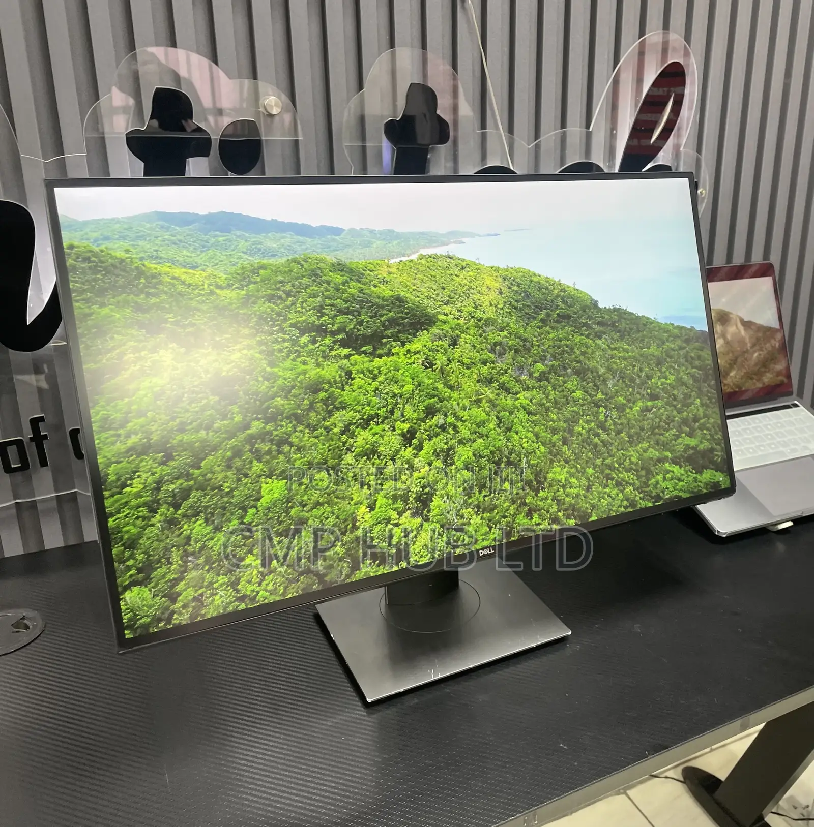Dell QHD 25” Ips Monitor- Dell Ultrasharp