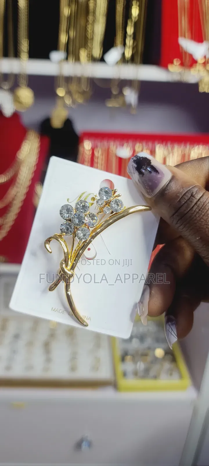 Gold Flowery Brooch