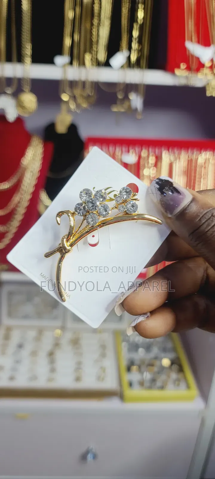 Gold Flowery Brooch