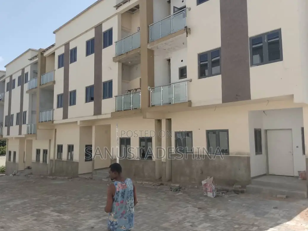3bdrm Block of Flats in Katampe for sale
