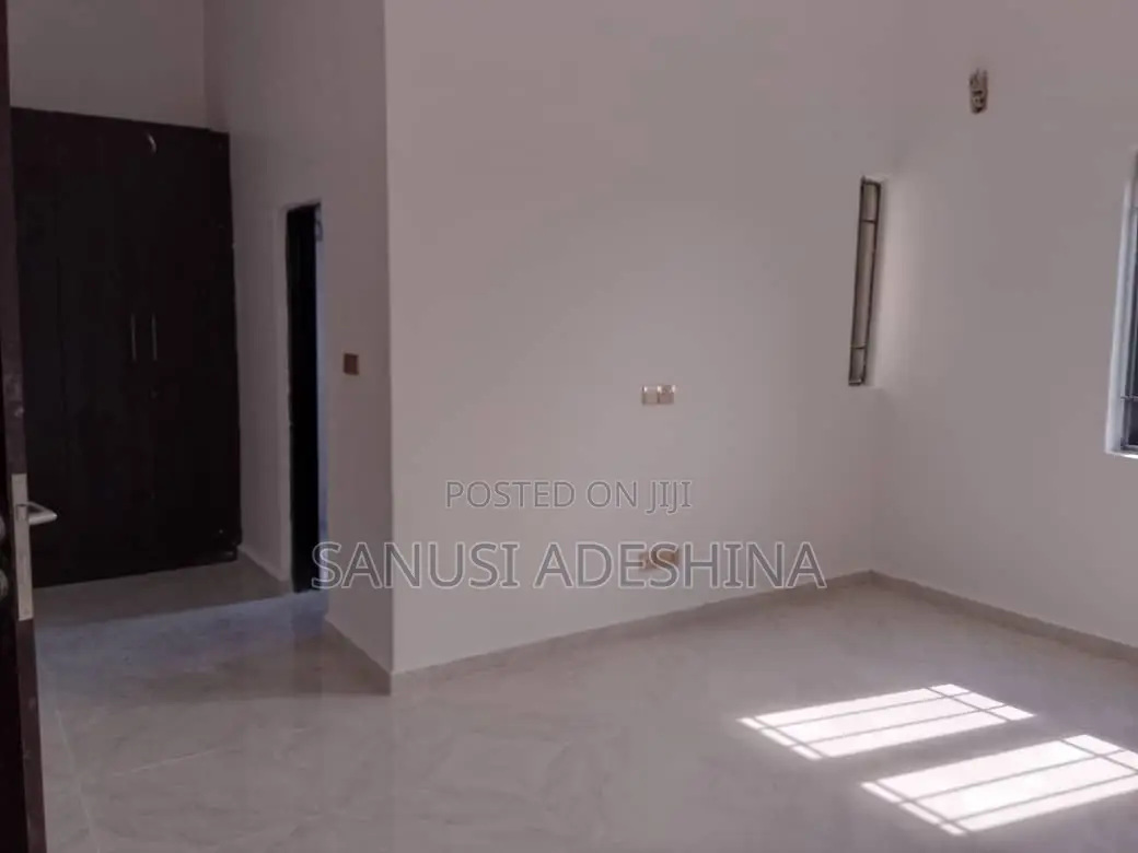 3bdrm Block of Flats in Katampe for sale