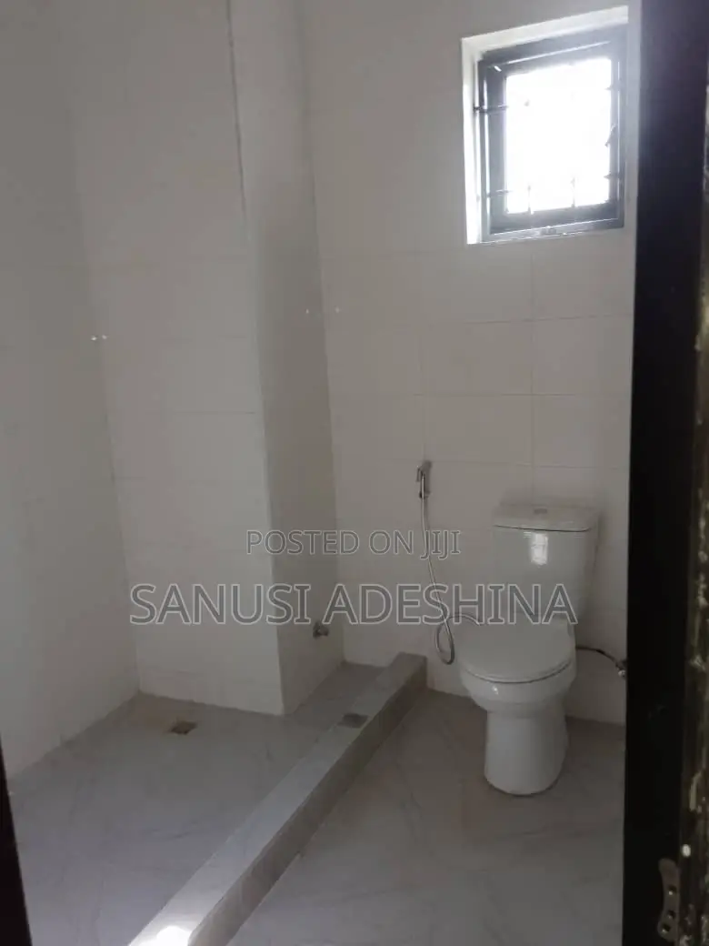 3bdrm Block of Flats in Katampe for sale