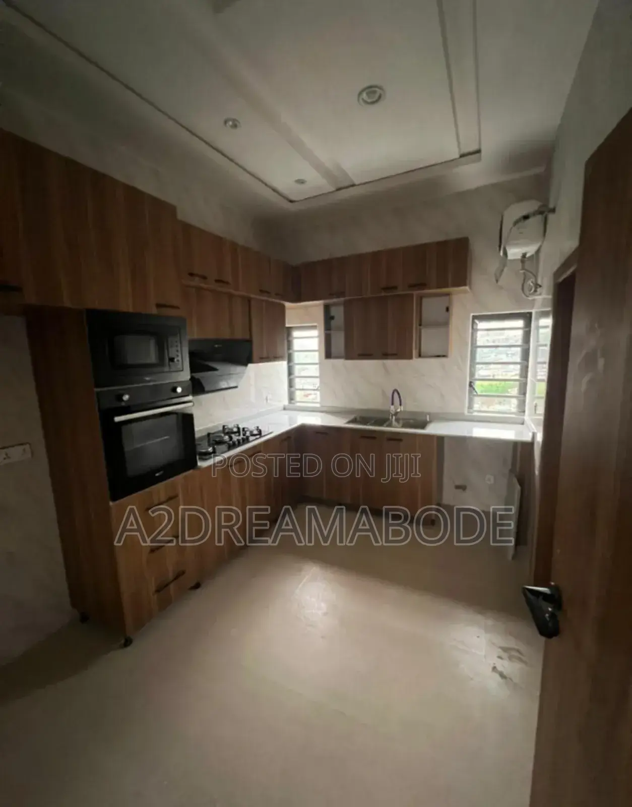 4bdrm Duplex in Omole Phase 1, Ikeja for sale