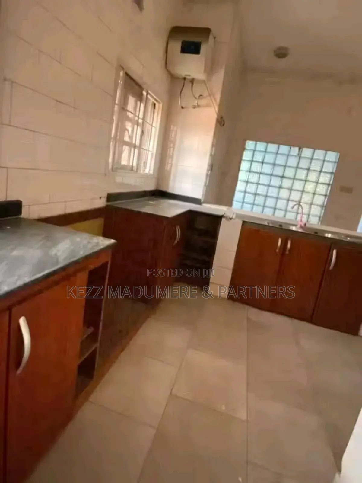 5bdrm Duplex in Sars Road , Port for sale