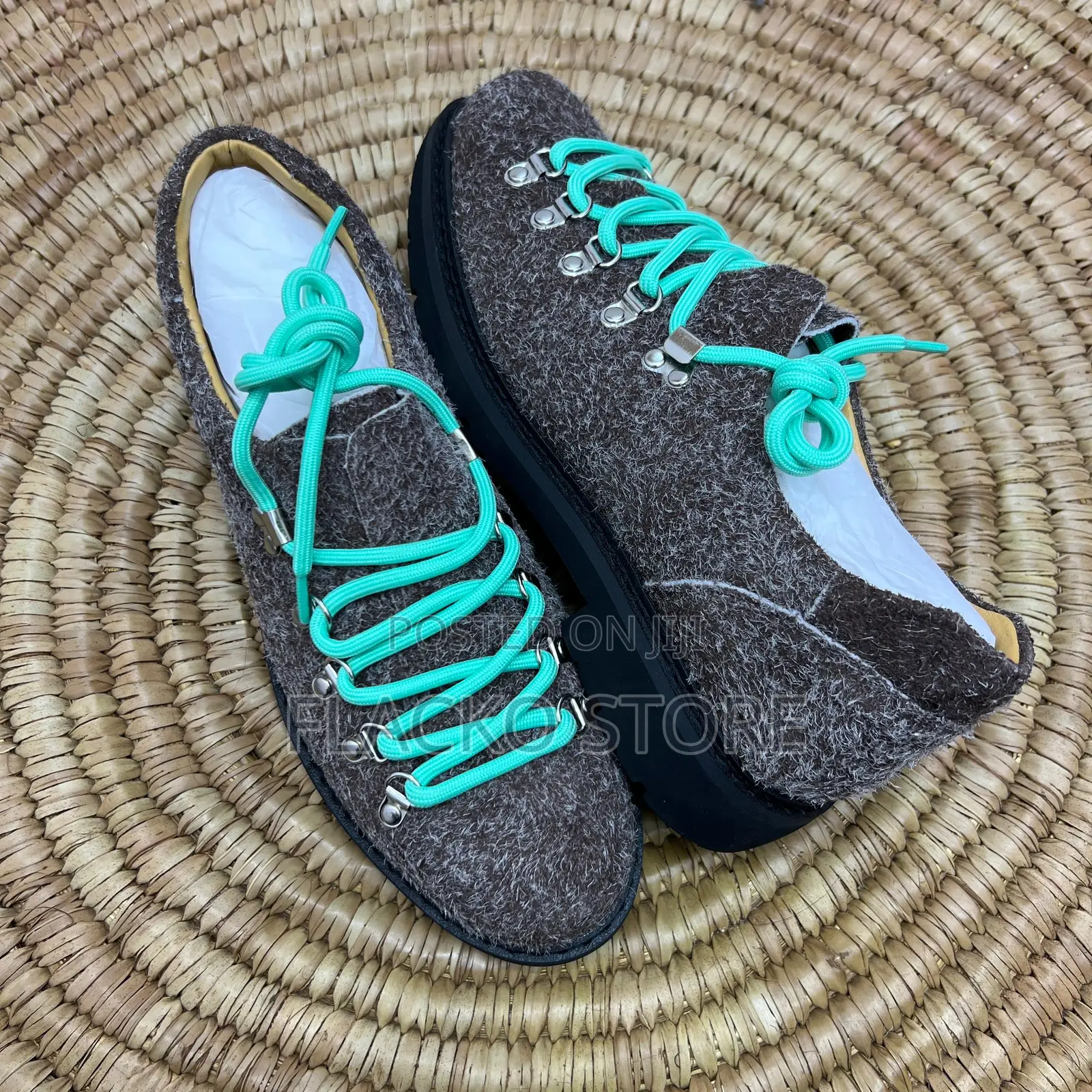 Original Circle Cage Mountain Derby Shoes