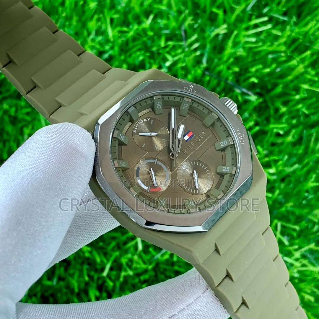 Tommy Hilfiger Quality Luxury Men Rubber Strap Wristwatch