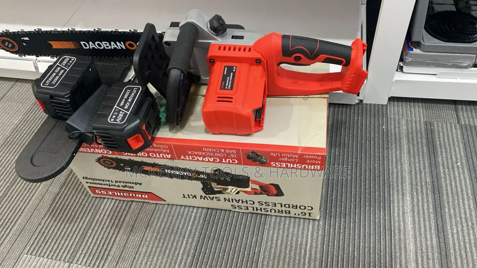 16" Cordless Chain Saw Machine