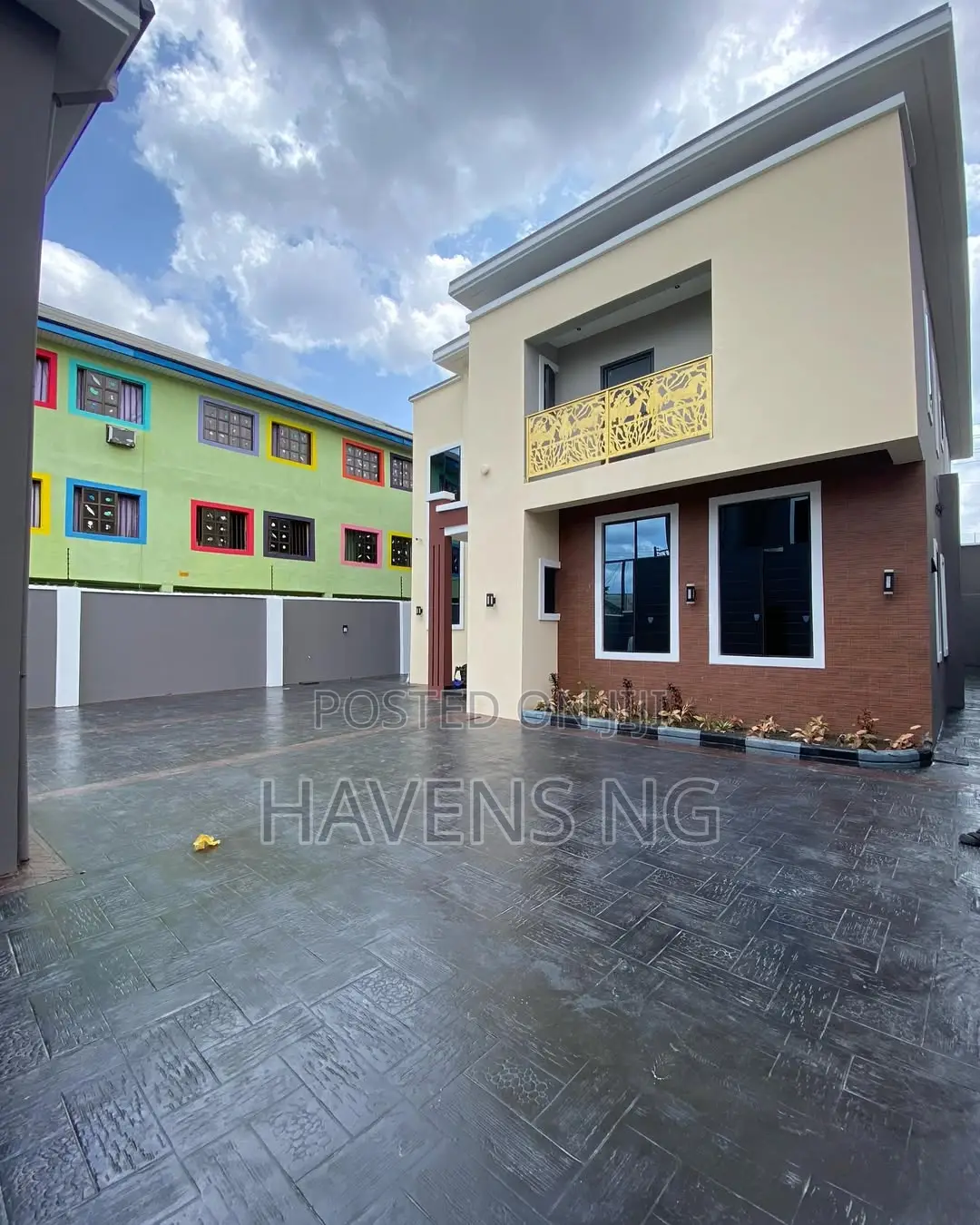 5bdrm Duplex in Woji for sale