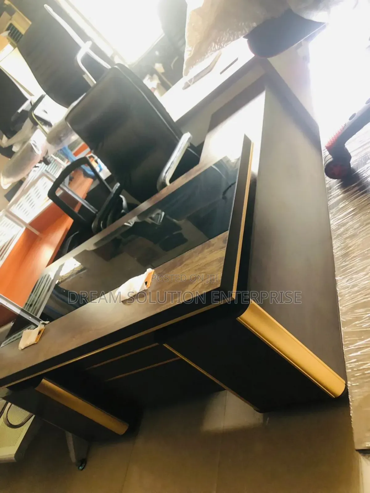Quality Executive Table