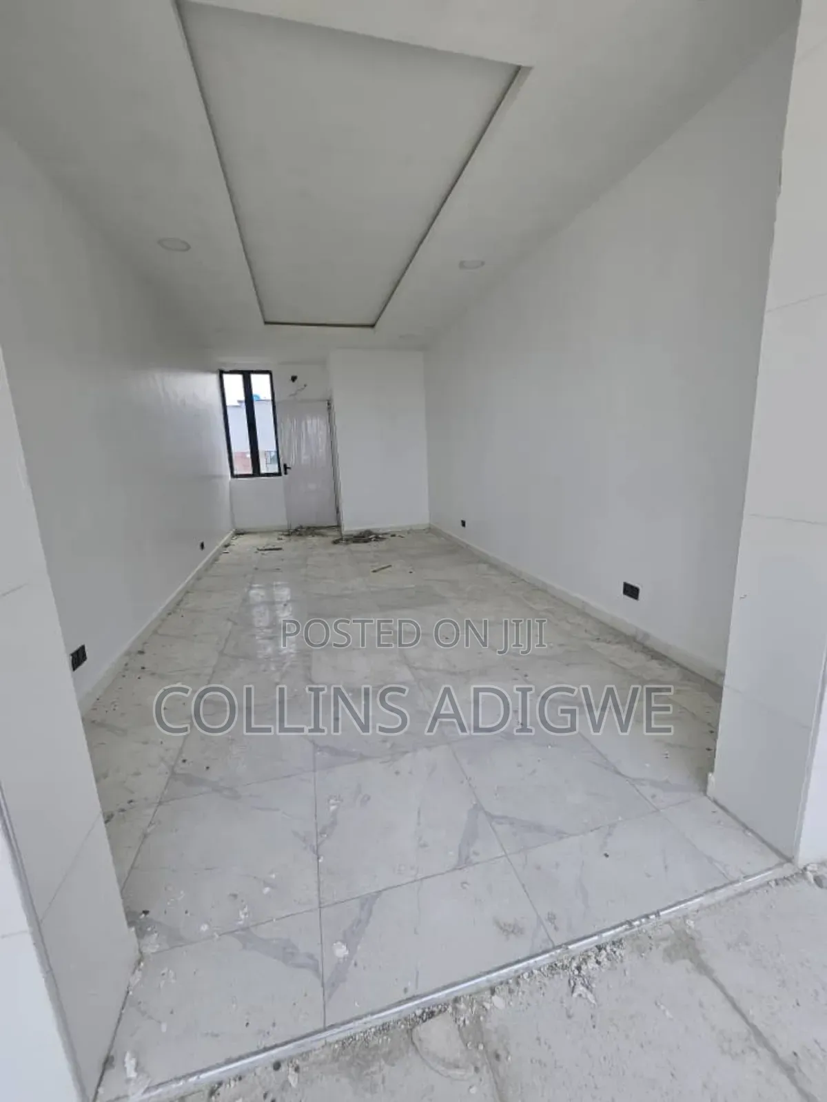 28sqm Shop in a Shopping Mall