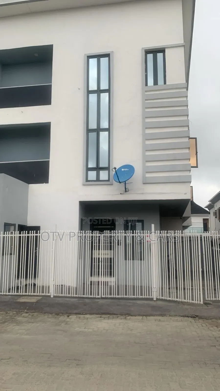 Furnished 3bdrm Duplex in Ikota for sale