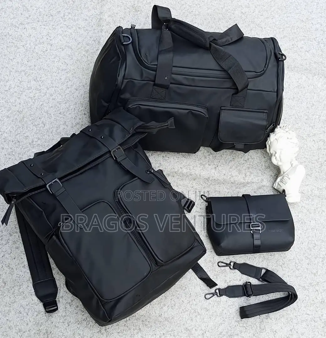 Black Set of Duffle Bags With Handbag