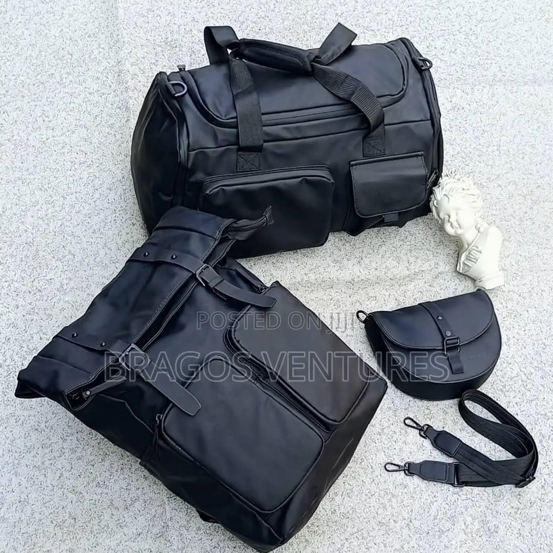 Black Set of Duffle Bags With Handbag