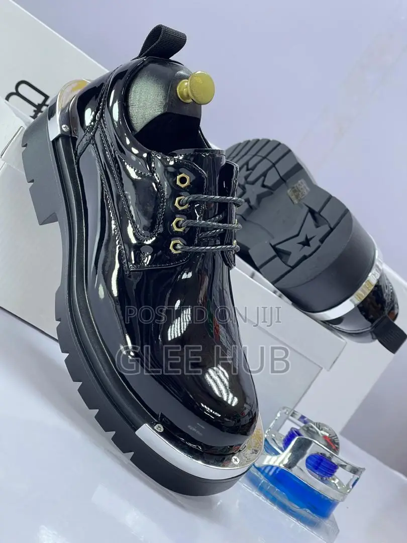 Patent Leather Silver-Rimmed Shoes
