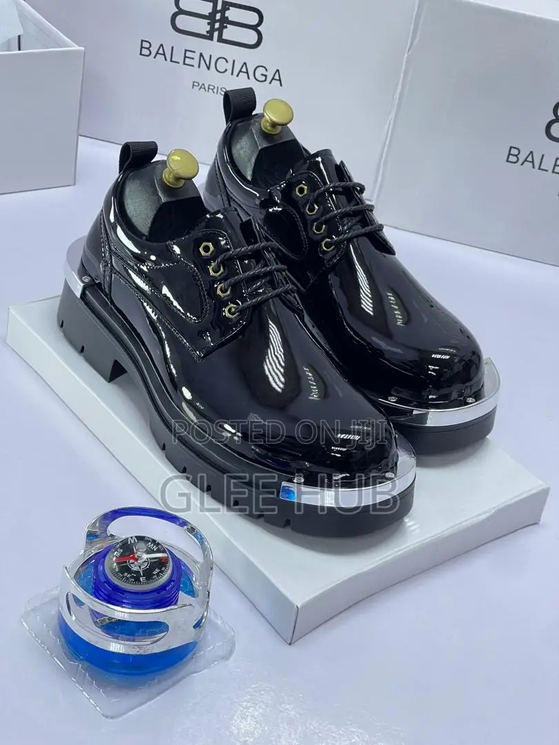Patent Leather Silver-Rimmed Shoes