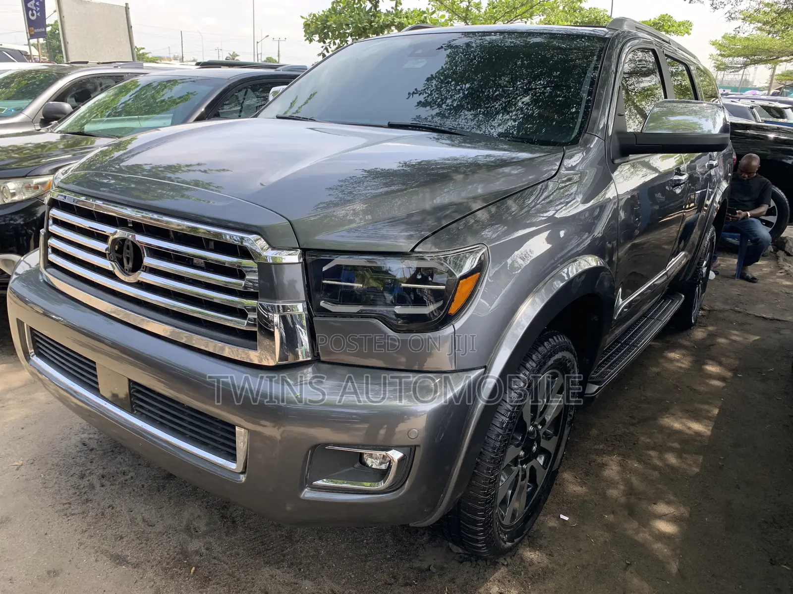 Toyota Sequoia Platinum 4x4 2020 Gray