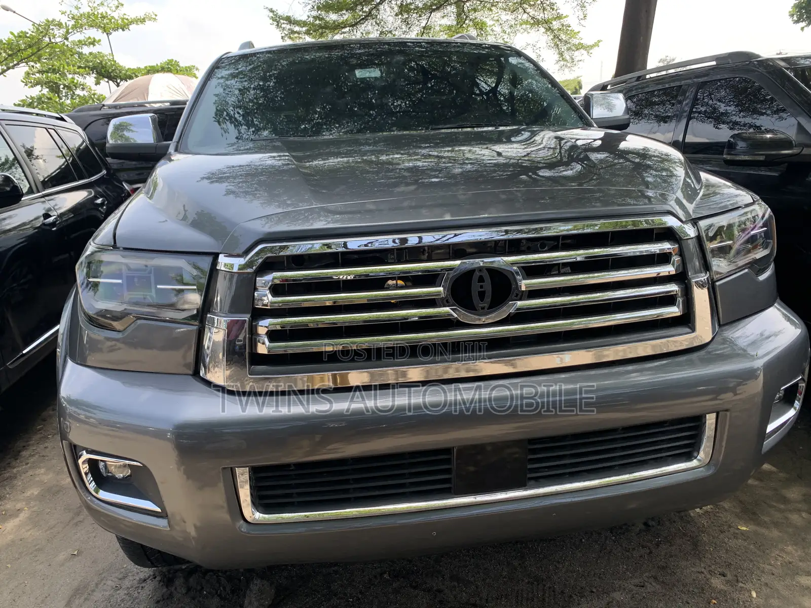 Toyota Sequoia Platinum 4x4 2020 Gray