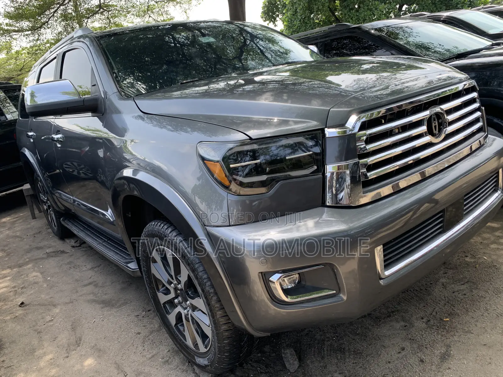 Toyota Sequoia Platinum 4x4 2020 Gray