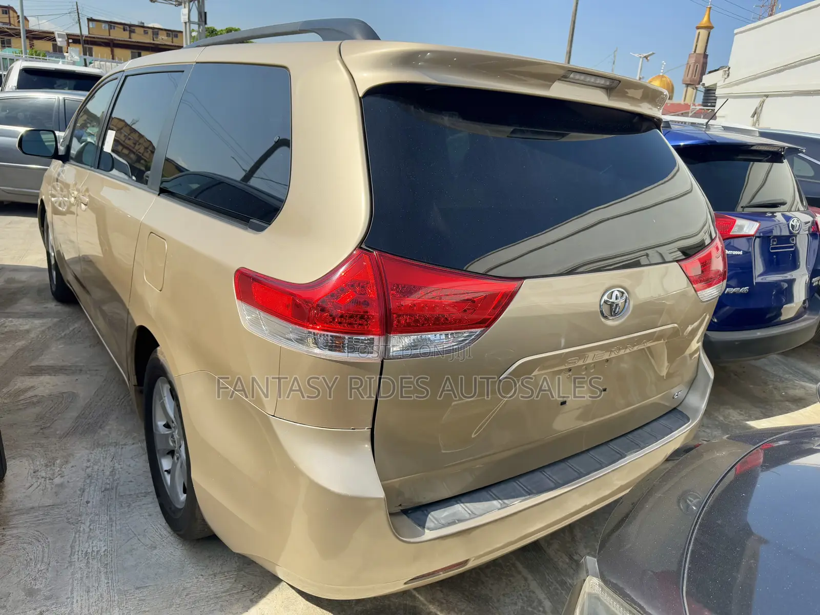 Toyota Sienna LE 7 Passenger 2012 Gold
