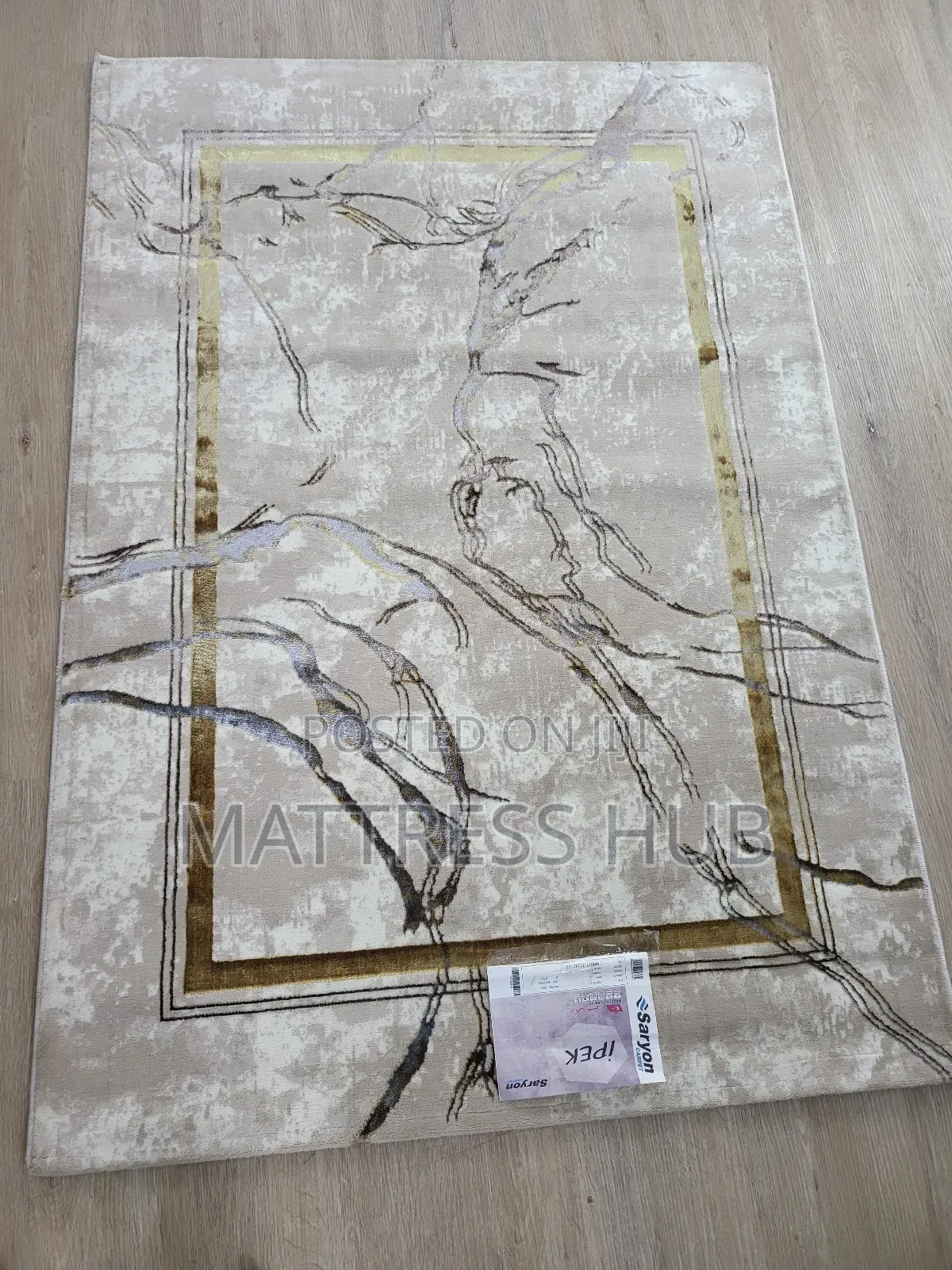Stylish Saryon Centre Rug