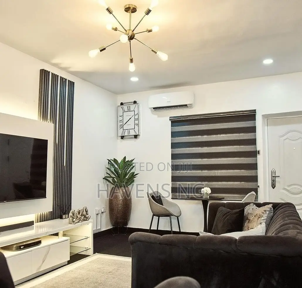 Stylish Brown-Themed 1-Bedroom Apartment for Shortlet
