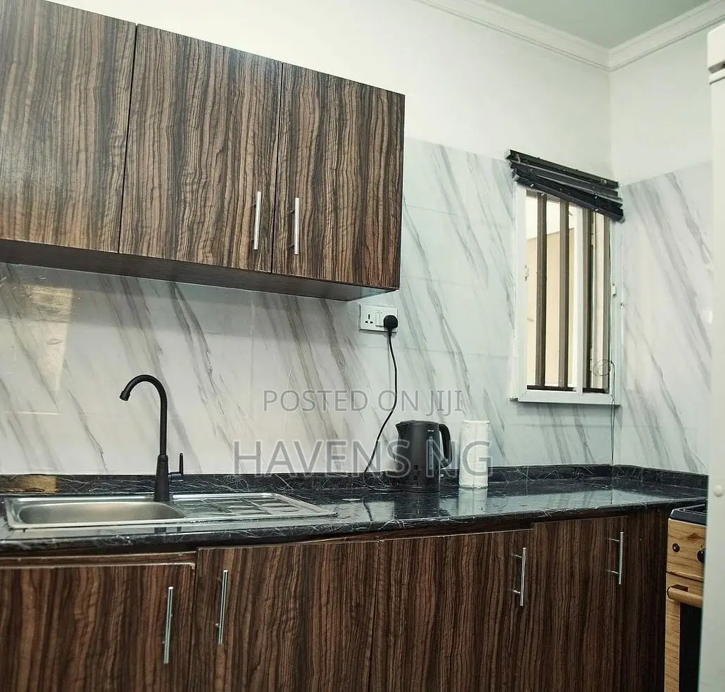 Stylish Brown-Themed 1-Bedroom Apartment for Shortlet