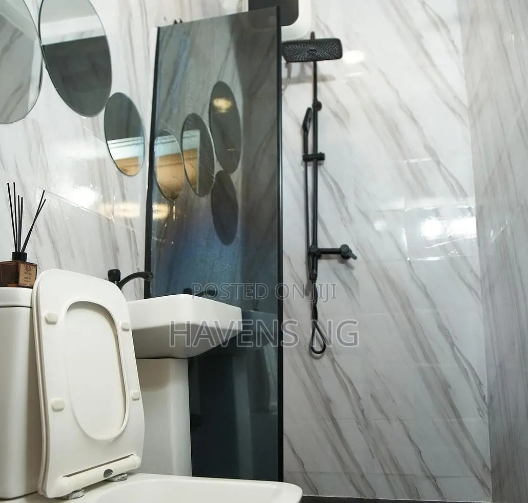 Stylish Brown-Themed 1-Bedroom Apartment for Shortlet