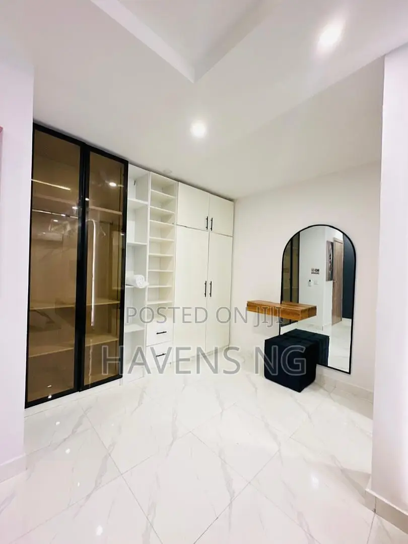 Exquisite 3-Bedroom Shortlet Apartment