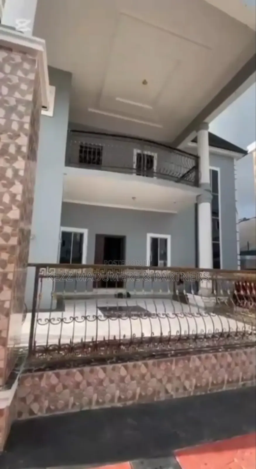 6bdrm Duplex in Radio Estate Nta for sale