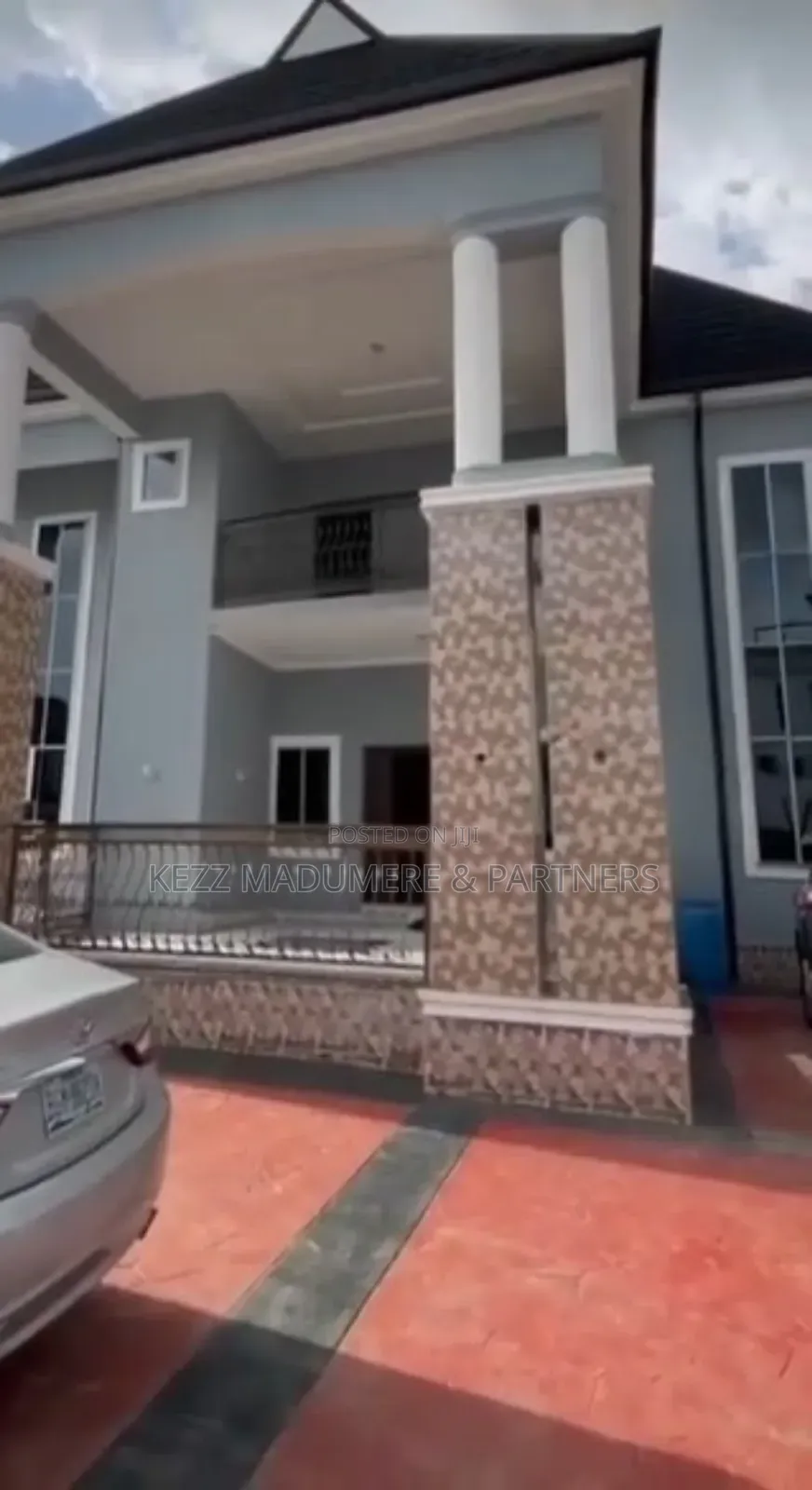 6bdrm Duplex in Radio Estate Nta for sale