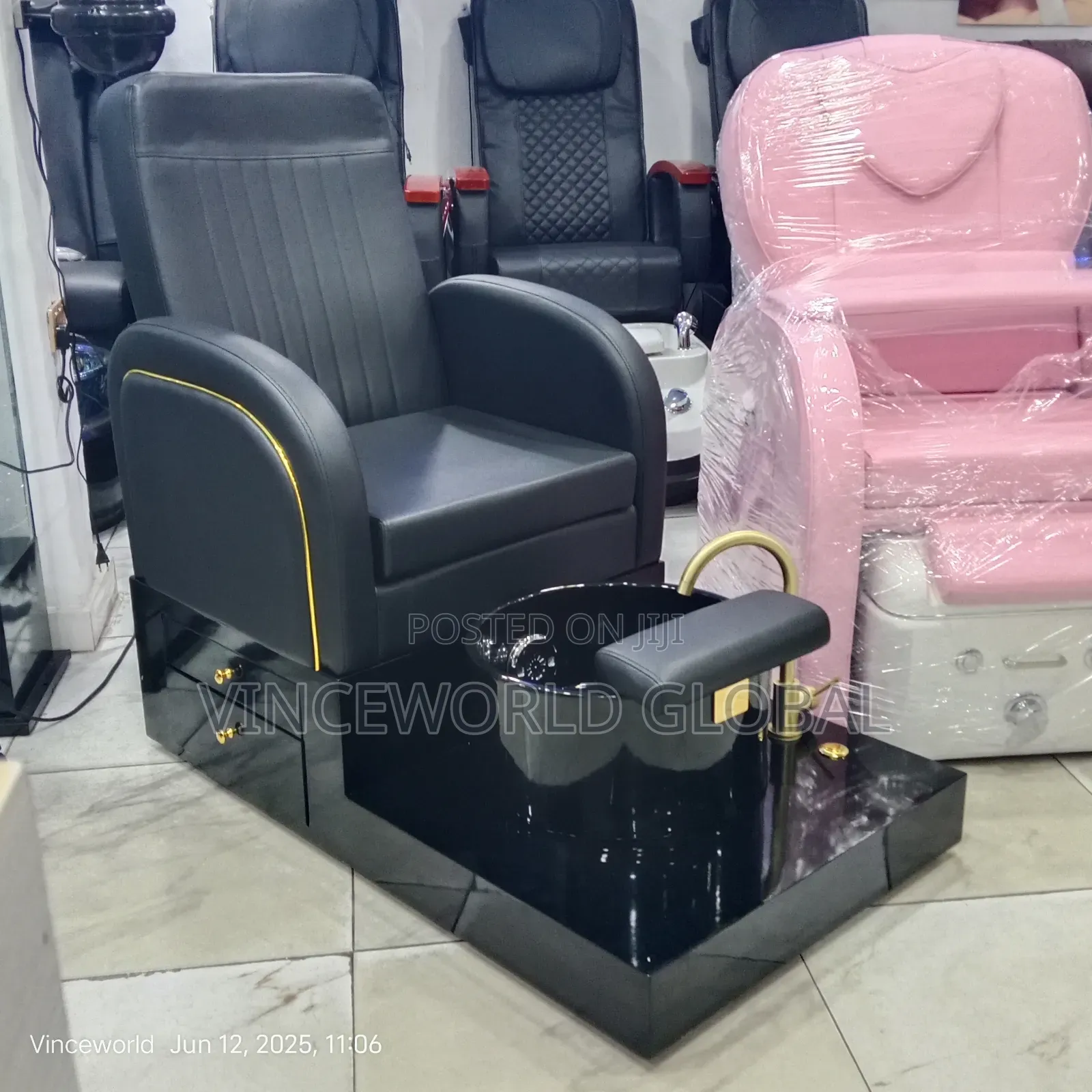 Gold Black Pedicure Seat