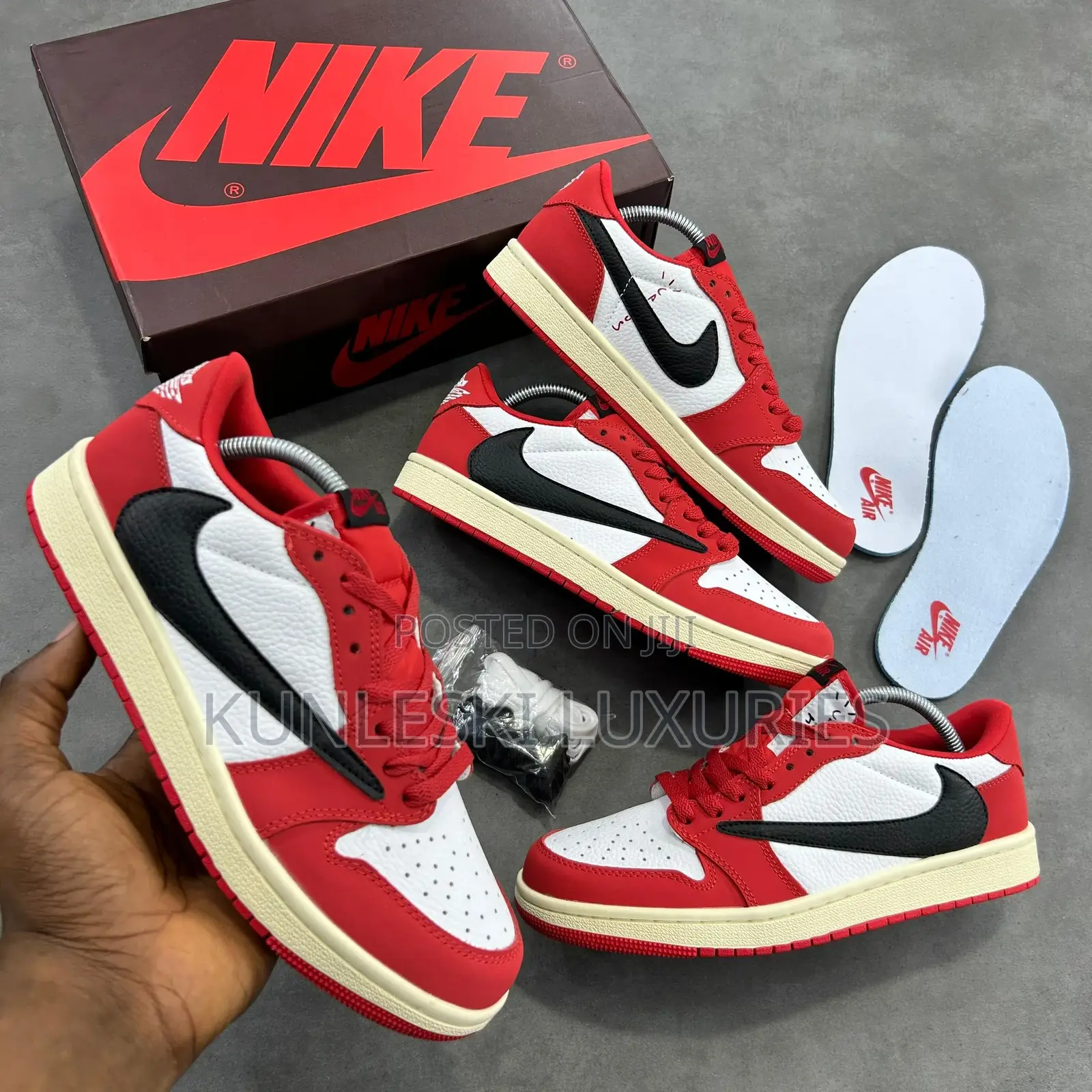 Travis Scott X Nike Air Jordan 1 Low Og Chicago Sneakers