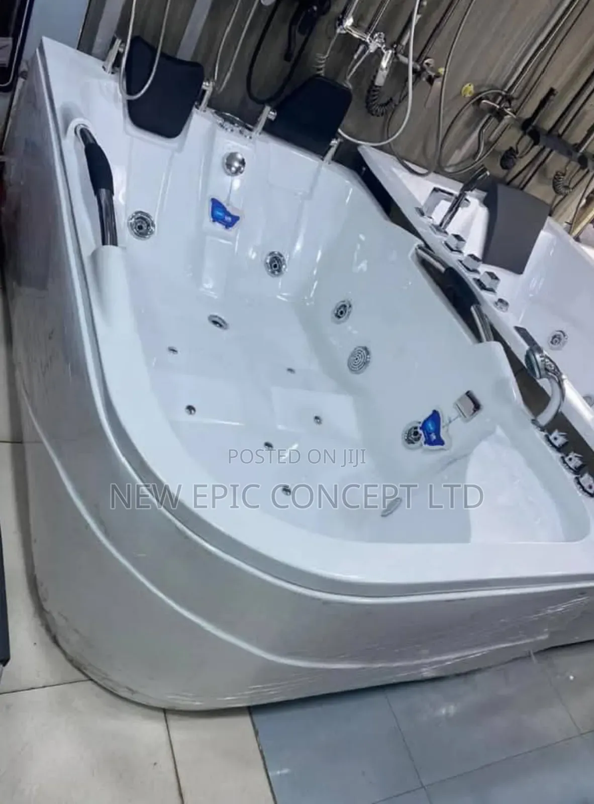 Double Jacuzzi With Radio And Handle